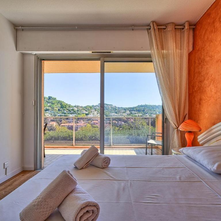 Charmant avec terrasse à 10 min de Cannes - Appartement - 16
