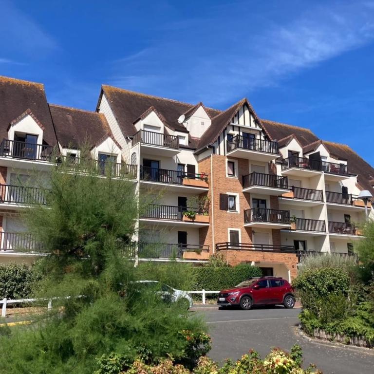 Renovated and Bright Apartment - Direct Sea Access - Apartment - 13