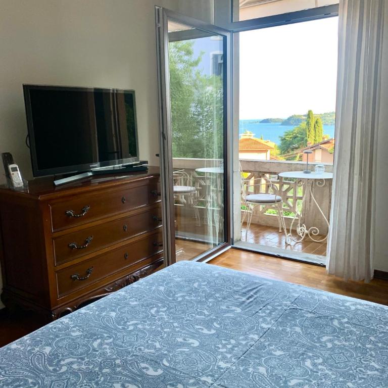 VALLE FIORITA 42 - Lake view apartment - Appartamento con Vista Lago - 12