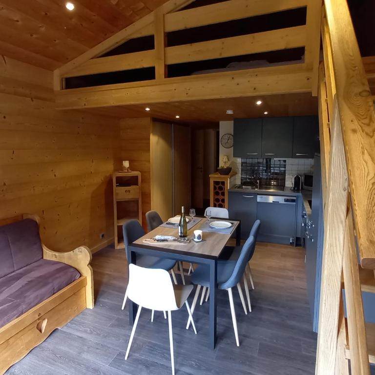 Appartement cosy 5 pers, proche piste ski, balcon vue montagne - FR-1-467-26 - Appartement (5 Adultes) - 5