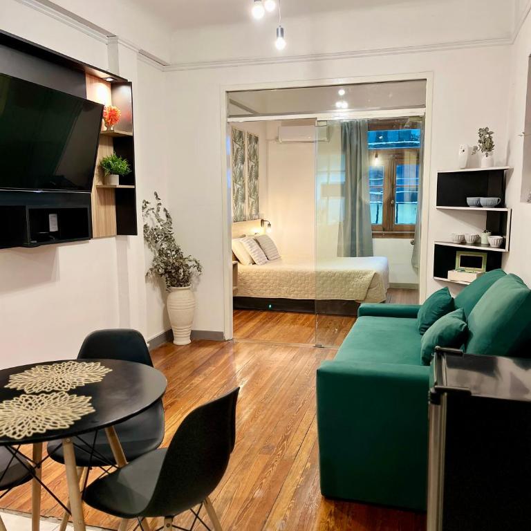 Luminoso y amplio monoambiente en microcentro - Apartamento de 1 dormitorio - 2