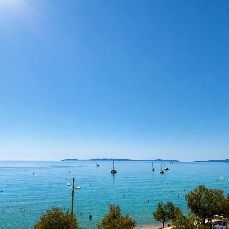 Vue mer, Terrasse, parking et plage à pied - Appartement 1 Chambre - 12