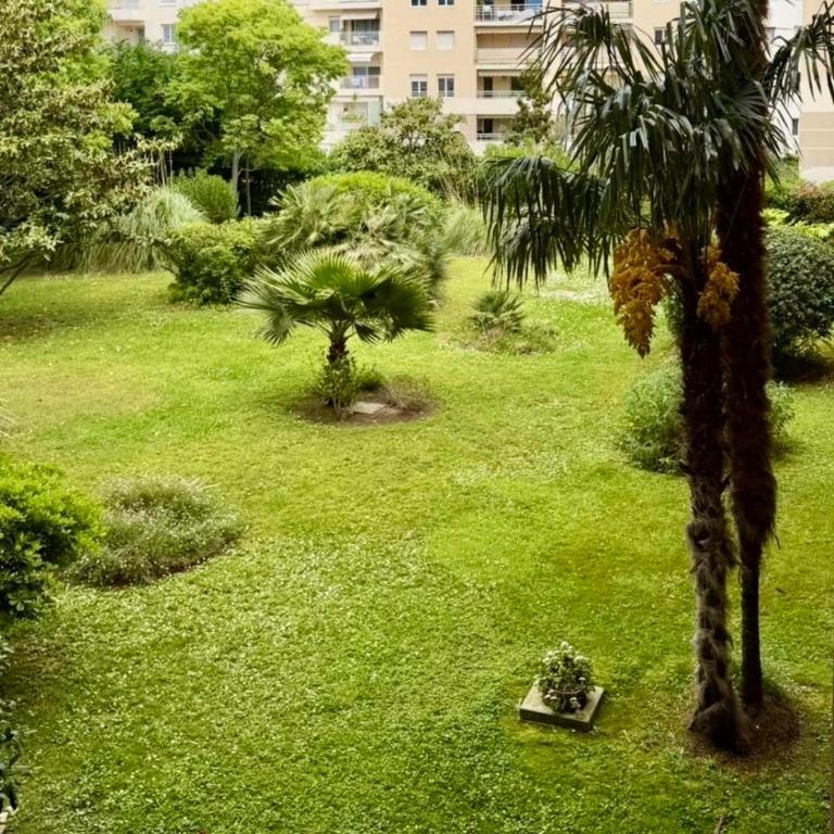 Palm Beach 3 BDR apartment with terrasse & parking close beaches - Apartamento - 24