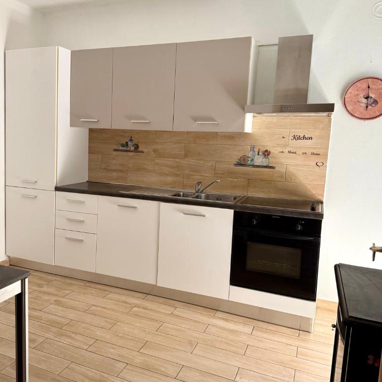 Appartamento Bolzano - Vittorio Veneto - Parcheggio incluso - King Room with Balcony - 9