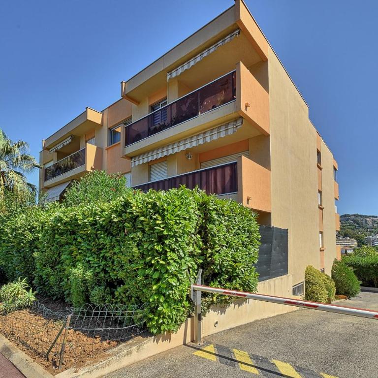 Charmant avec terrasse à 10 min de Cannes - Appartement - 21