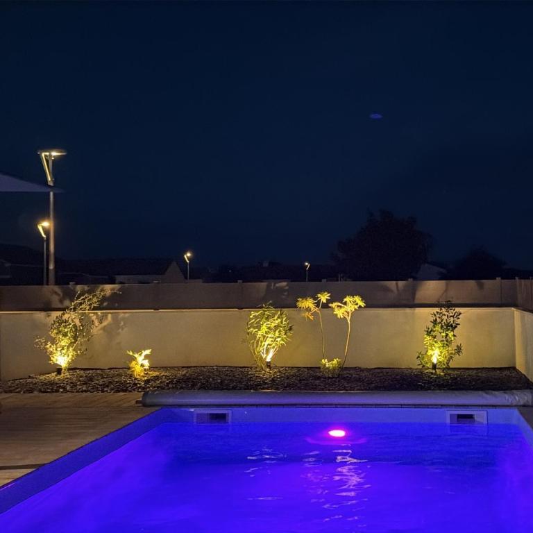 Maison 6 avec piscine chauffée à St-Hilaire - Ferienhaus - 23
