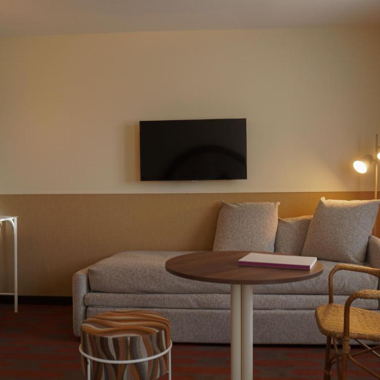 Mercure Arles Centre Arenes - Chambre Triple Privilège avec 1 Lit Double et 1 Canapé-Lit - 7