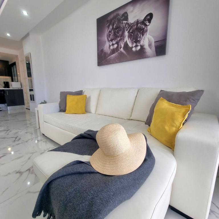 Playa Torviscas 2-Bed, 2-Bath Apartment with Pools & Jacuzzi - Apartamento de 2 dormitorios - 1