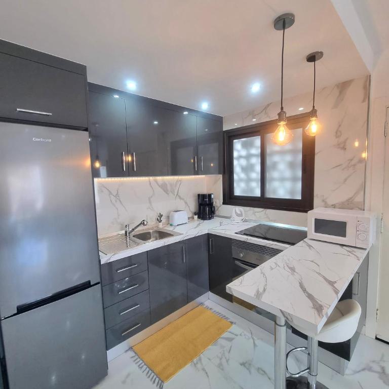 Playa Torviscas 2-Bed, 2-Bath Apartment with Pools & Jacuzzi - Apartamento de 2 dormitorios - 18