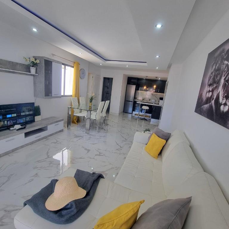 Playa Torviscas 2-Bed, 2-Bath Apartment with Pools & Jacuzzi - Apartamento de 2 dormitorios - 5