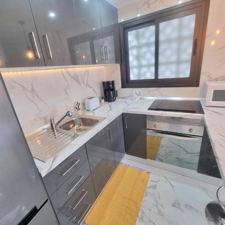 Playa Torviscas 2-Bed, 2-Bath Apartment with Pools & Jacuzzi - Apartamento de 2 dormitorios - 22