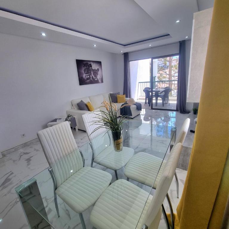 Playa Torviscas 2-Bed, 2-Bath Apartment with Pools & Jacuzzi - Apartamento de 2 dormitorios - 10