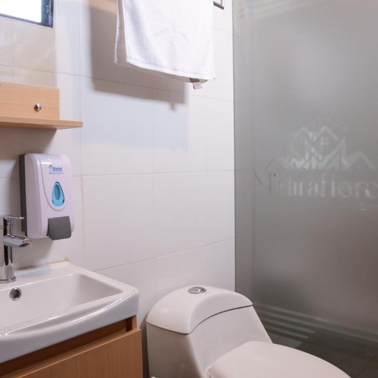 Posada Miraflores - Classic Triple Room - 5