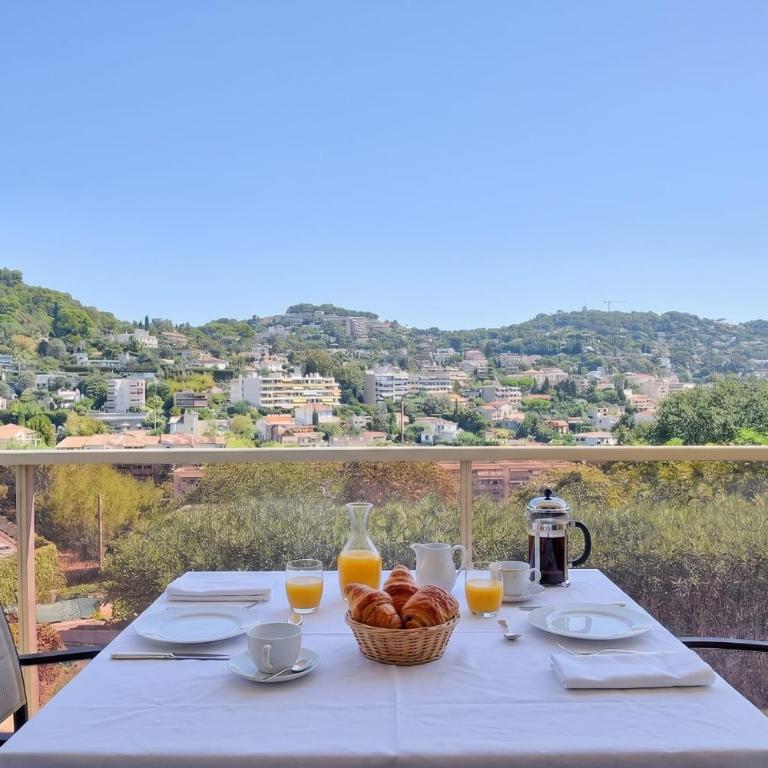 Charmant avec terrasse à 10 min de Cannes - Appartement - 1