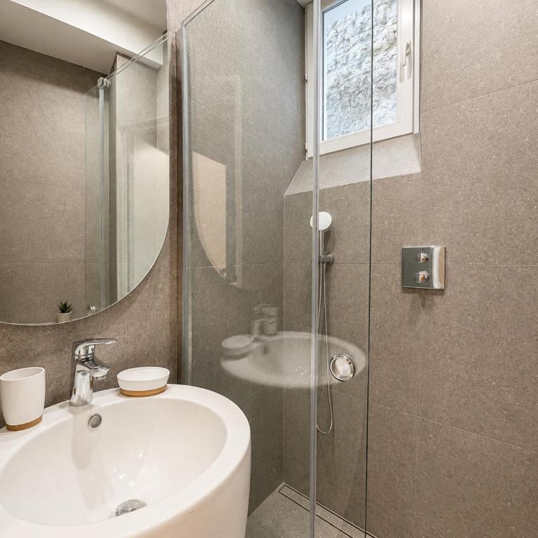 Élégant Appartement 2 pièces au 5e Arrondissement - Appartement 1 Chambre - 16