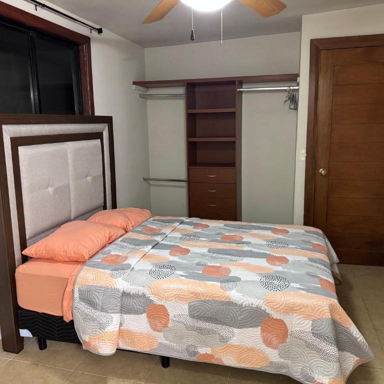 Casa Moderna de 4 Recámaras en Excelente Ubicación - Casa de 4 dormitorios - 7