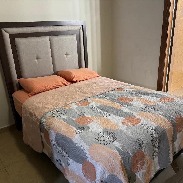 Casa Moderna de 4 Recámaras en Excelente Ubicación - Casa de 4 dormitorios - 26
