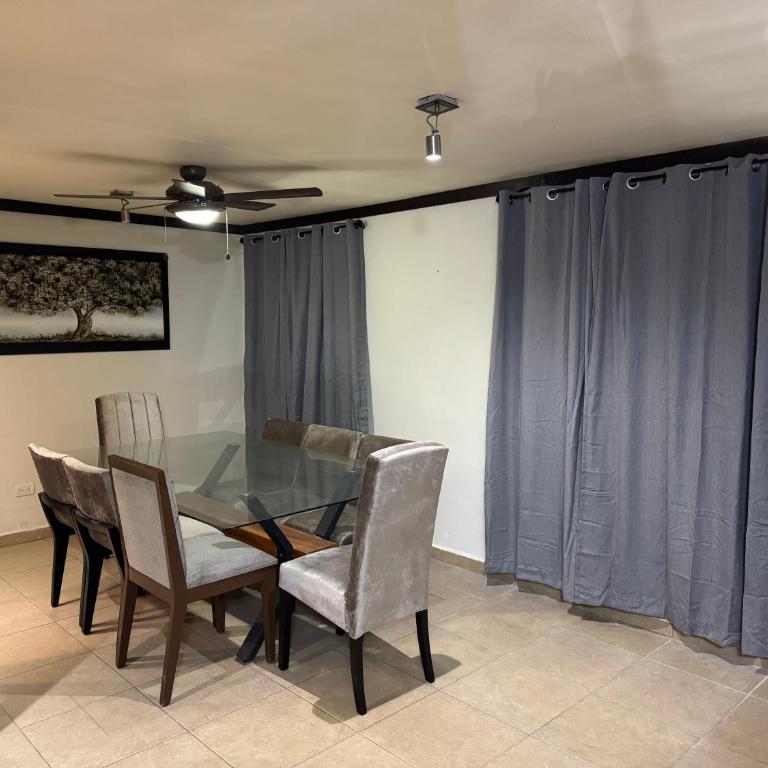 Casa Moderna de 4 Recámaras en Excelente Ubicación - Casa de 4 dormitorios - 28