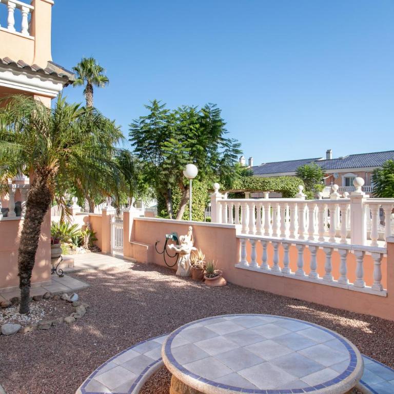 Magnifico chalet con piscina - Bungalow Deluxe con vistas al jardín - 29