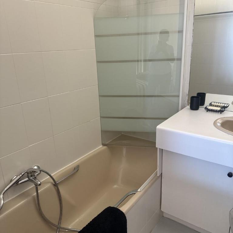 Perle rare 2 pièces au pied de la plage et piscine résidence - Apartment mit 1 Schlafzimmer - 12