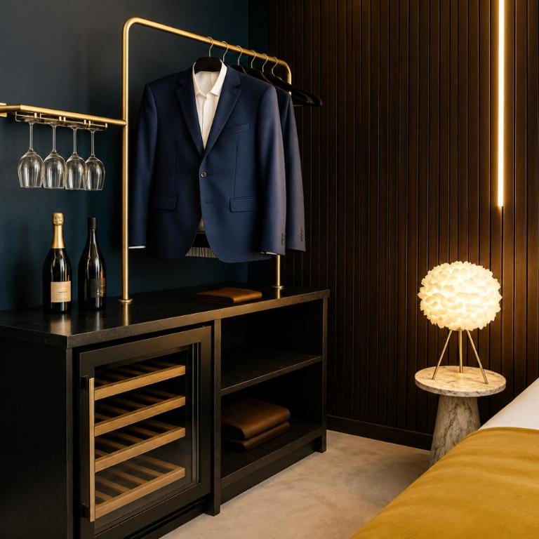 Life VOYAGE & Spa by Life Renaissance - Place KLEBER - Suite Deluxe - Sauna et Baignoire d'Hydromassage Privés - 8