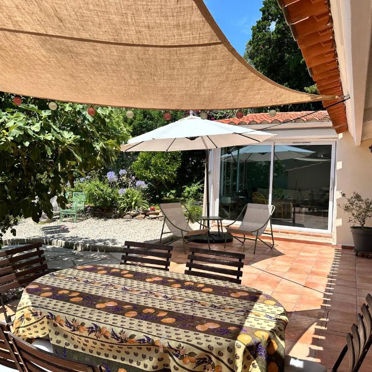 Villa 4-5 personnes colline de Valcros, vue magnifique et piscine privative - Maison 2 Chambres - 5