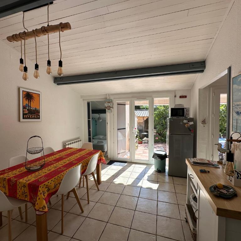 Villa 4-5 personnes colline de Valcros, vue magnifique et piscine privative - Maison 2 Chambres - 13