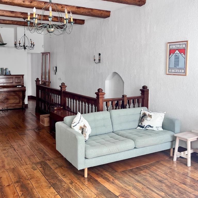 Maison Viennois, Fabulous Bike Friendly Town House, Bourg d'Oisans centre - Maison de Vacances 4 Chambres - 3