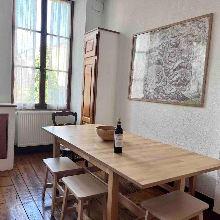 Maison Viennois, Fabulous Bike Friendly Town House, Bourg d'Oisans centre - Maison de Vacances 4 Chambres - 5