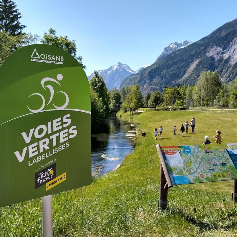 Maison Viennois, Fabulous Bike Friendly Town House, Bourg d'Oisans centre - Maison de Vacances 4 Chambres - 40