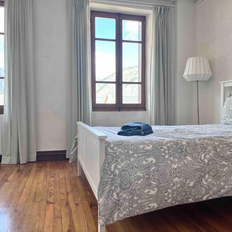 Maison Viennois, Fabulous Bike Friendly Town House, Bourg d'Oisans centre - Maison de Vacances 4 Chambres - 32