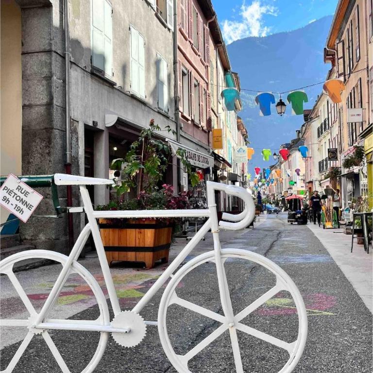 Maison Viennois, Fabulous Bike Friendly Town House, Bourg d'Oisans centre - Maison de Vacances 4 Chambres - 44
