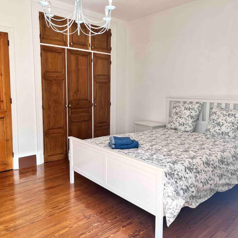 Maison Viennois, Fabulous Bike Friendly Town House, Bourg d'Oisans centre - Maison de Vacances 4 Chambres - 8