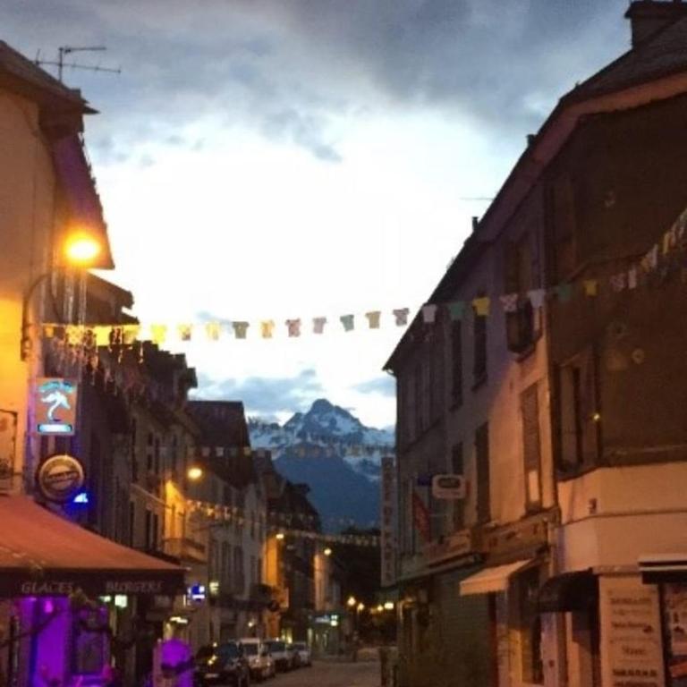 Maison Viennois, Fabulous Bike Friendly Town House, Bourg d'Oisans centre - Maison de Vacances 4 Chambres - 48