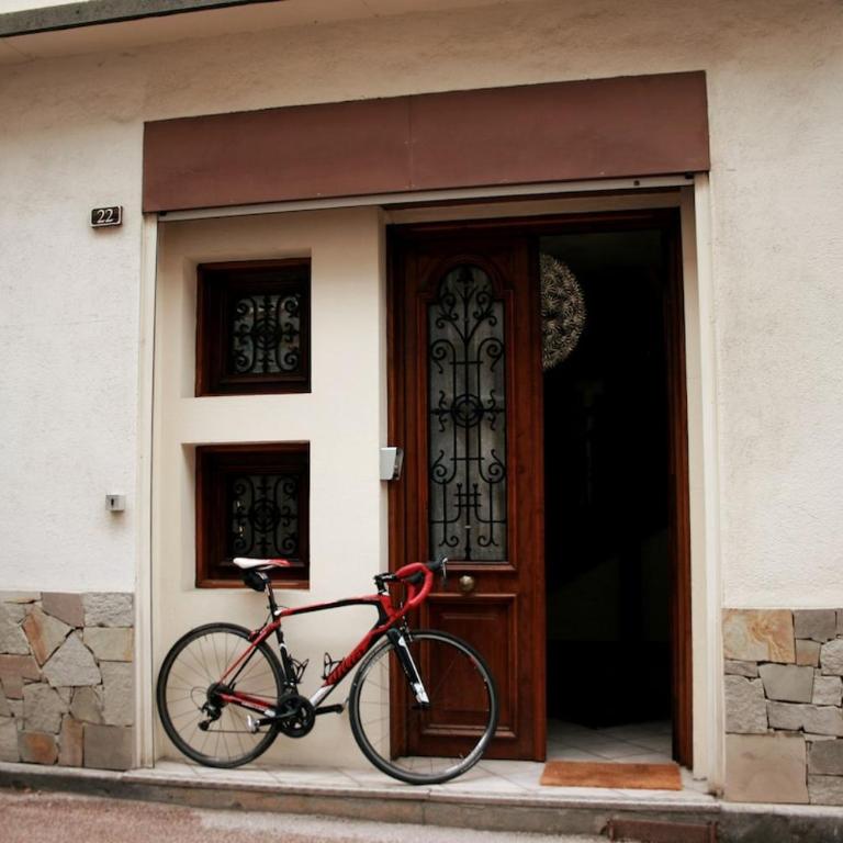 Maison Viennois, Fabulous Bike Friendly Town House, Bourg d'Oisans centre - Maison de Vacances 4 Chambres - 50