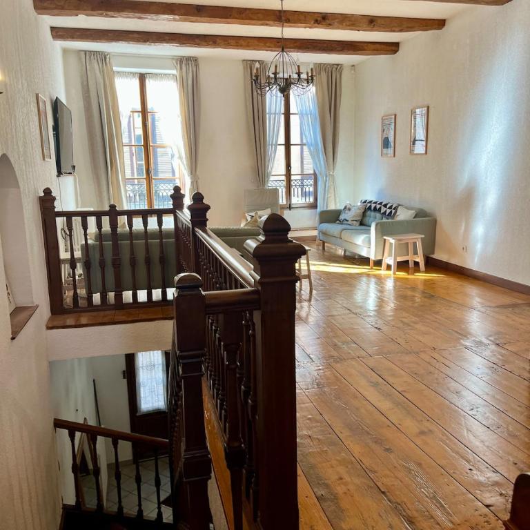 Maison Viennois, Fabulous Bike Friendly Town House, Bourg d'Oisans centre - Maison de Vacances 4 Chambres - 54