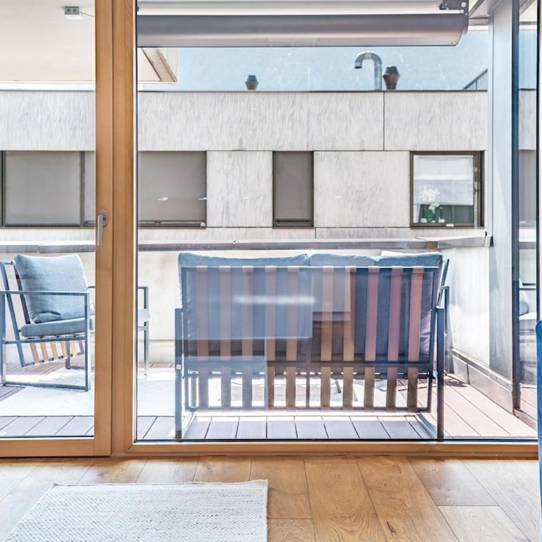 Moderne 2,5-Zimmerwohnung - direkt am Bahnhof Brig - Apartment mit 1 Schlafzimmer - 2