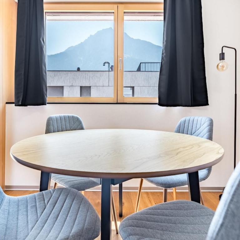 Moderne 2,5-Zimmerwohnung - direkt am Bahnhof Brig - Apartment mit 1 Schlafzimmer - 3