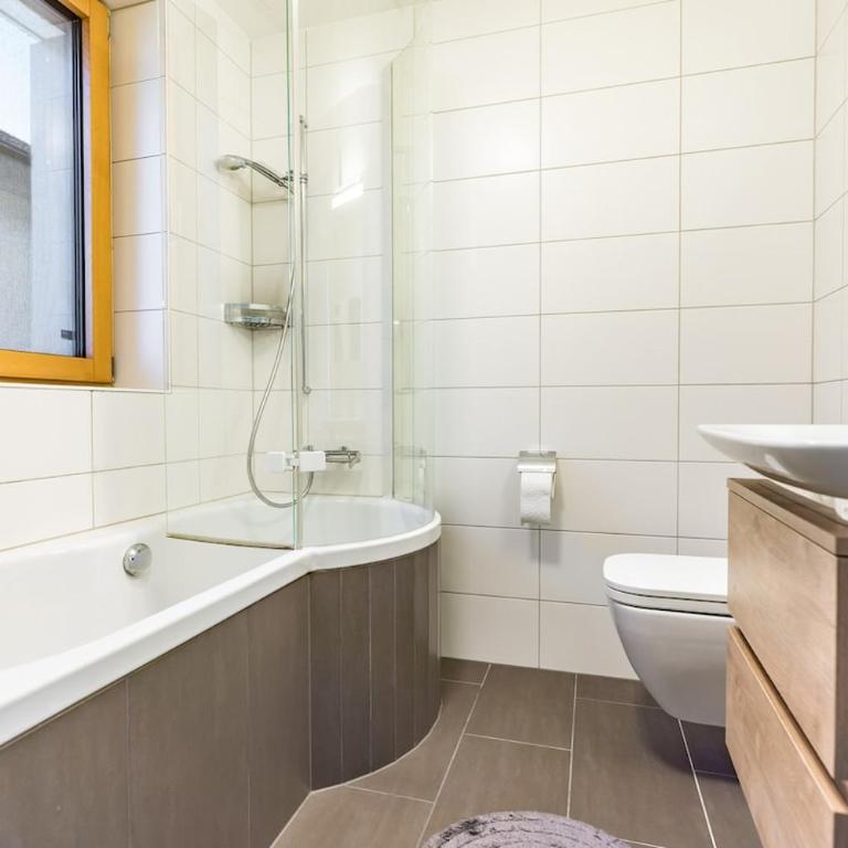 Moderne 2,5-Zimmerwohnung - direkt am Bahnhof Brig - Apartment mit 1 Schlafzimmer - 7