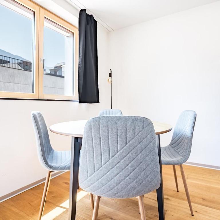 Moderne 2,5-Zimmerwohnung - direkt am Bahnhof Brig - Apartment mit 1 Schlafzimmer - 12