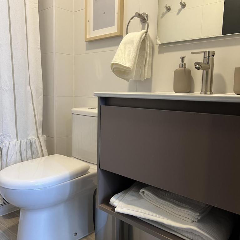 New apartment, steps from the Paris-Londres neighborhood - One-Bedroom Apartment - 9