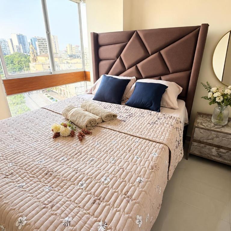 Alojamiento Luminoso Frente al Parque Kennedy - Double Room with Shared Bathroom - 4