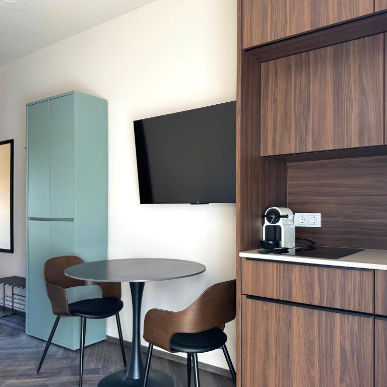 NEW TOWN Graz Apartments & Parking - Doppelzimmer mit Balkon - 2