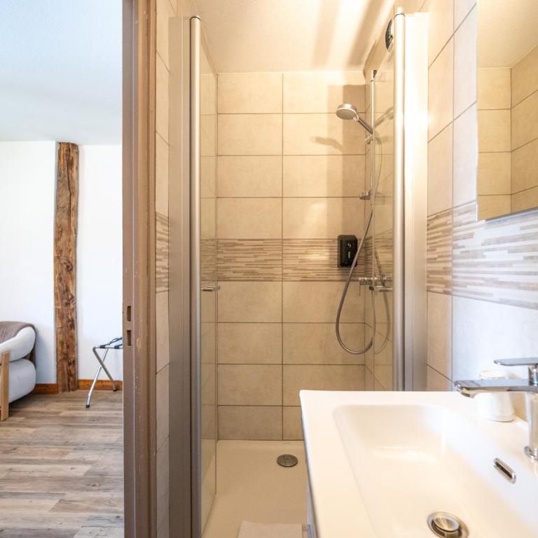Hôtel & Spa La Ferme de l'Izoard - Petite Chambre Double - 2