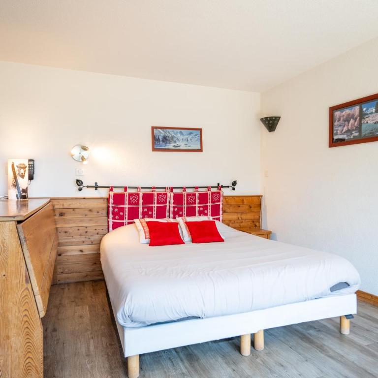 Hôtel & Spa La Ferme de l'Izoard - Chambre Familiale avec Balcon - 12