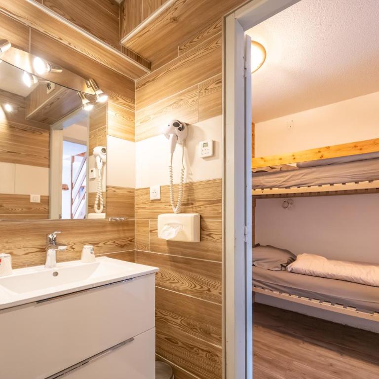Hôtel & Spa La Ferme de l'Izoard - Suite Familiale avec Balcon - 10