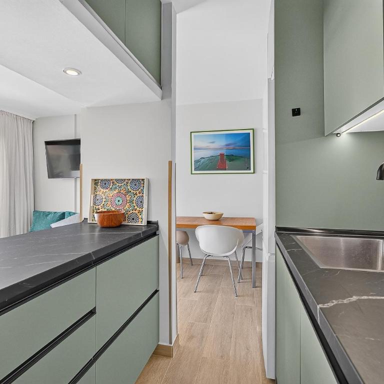 New renovated top floor apartment with heated pool in Golf del Sur - Apartamento de 1 dormitorio - 5