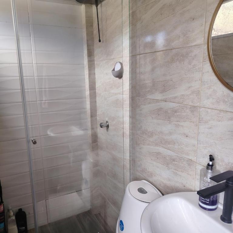 Apartamento moderno cerca al aeropuerto - Two-Bedroom Apartment - 4