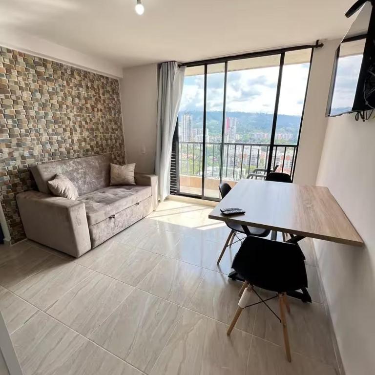 Comodo Apto de 2 Hab con Balcón y Gran ubicacion - Apartamento de 2 dormitorios - 1