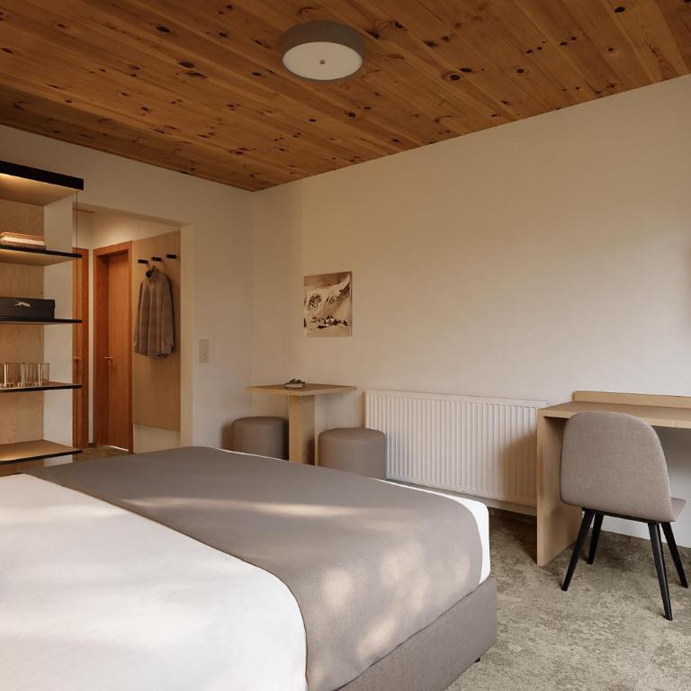 Pension Sattelkopf - Doppel-/Zweibettzimmer mit Balkon - 3